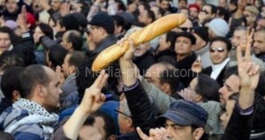 غاب الخبز عن الاحتجاجات في عيد الثورة 4